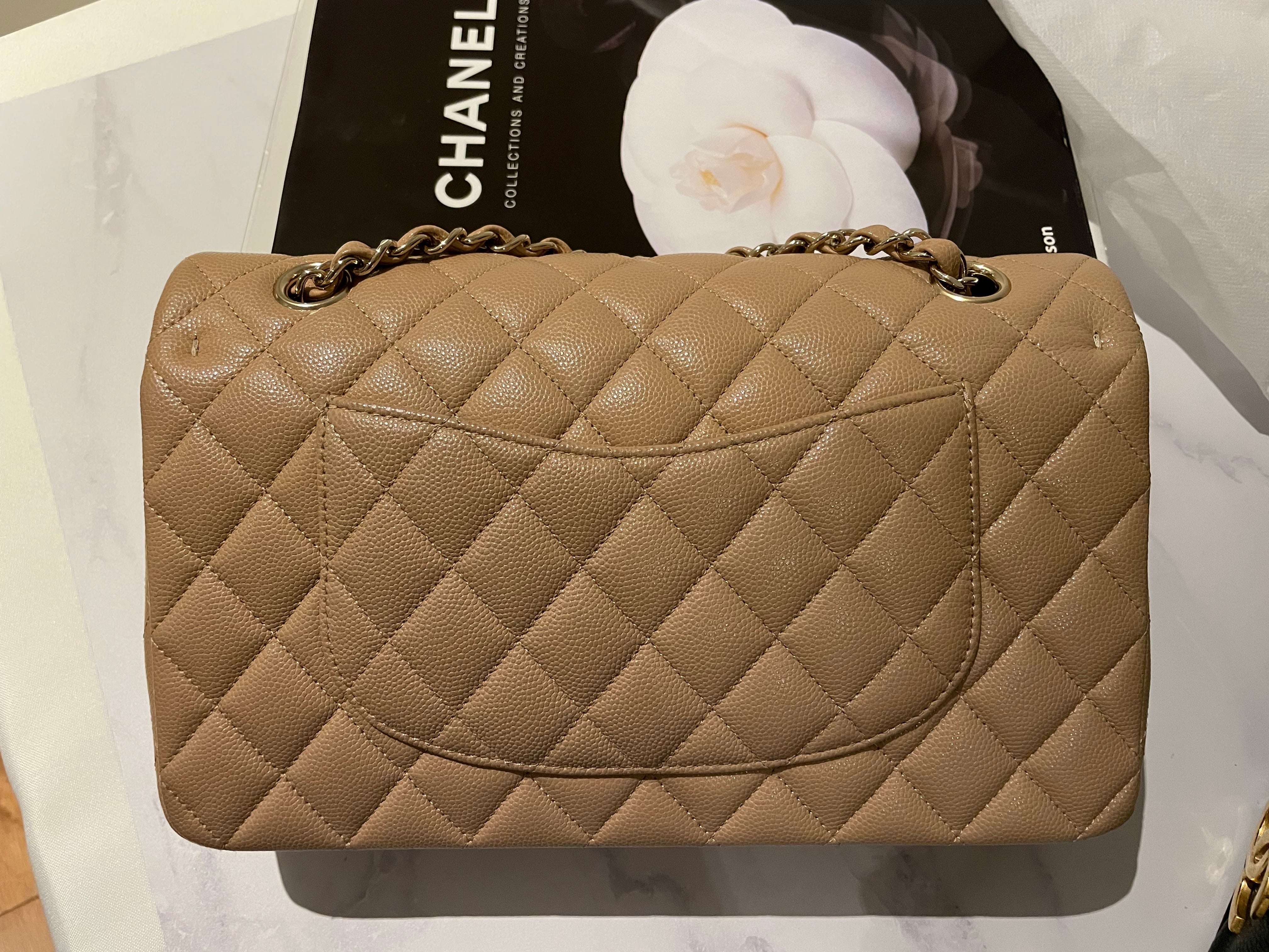 Chanel beige discount medium flap caviar