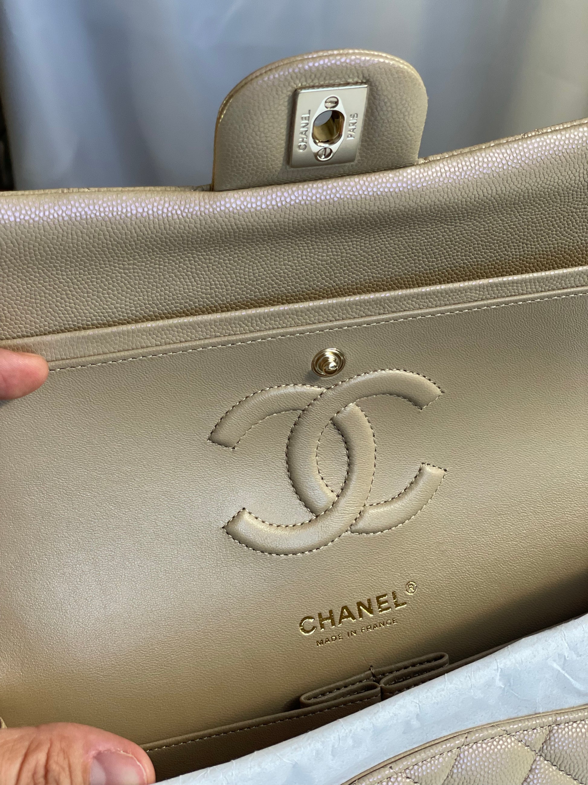 Chanel Classic Flap-21s Dark Beige iridescent-medium