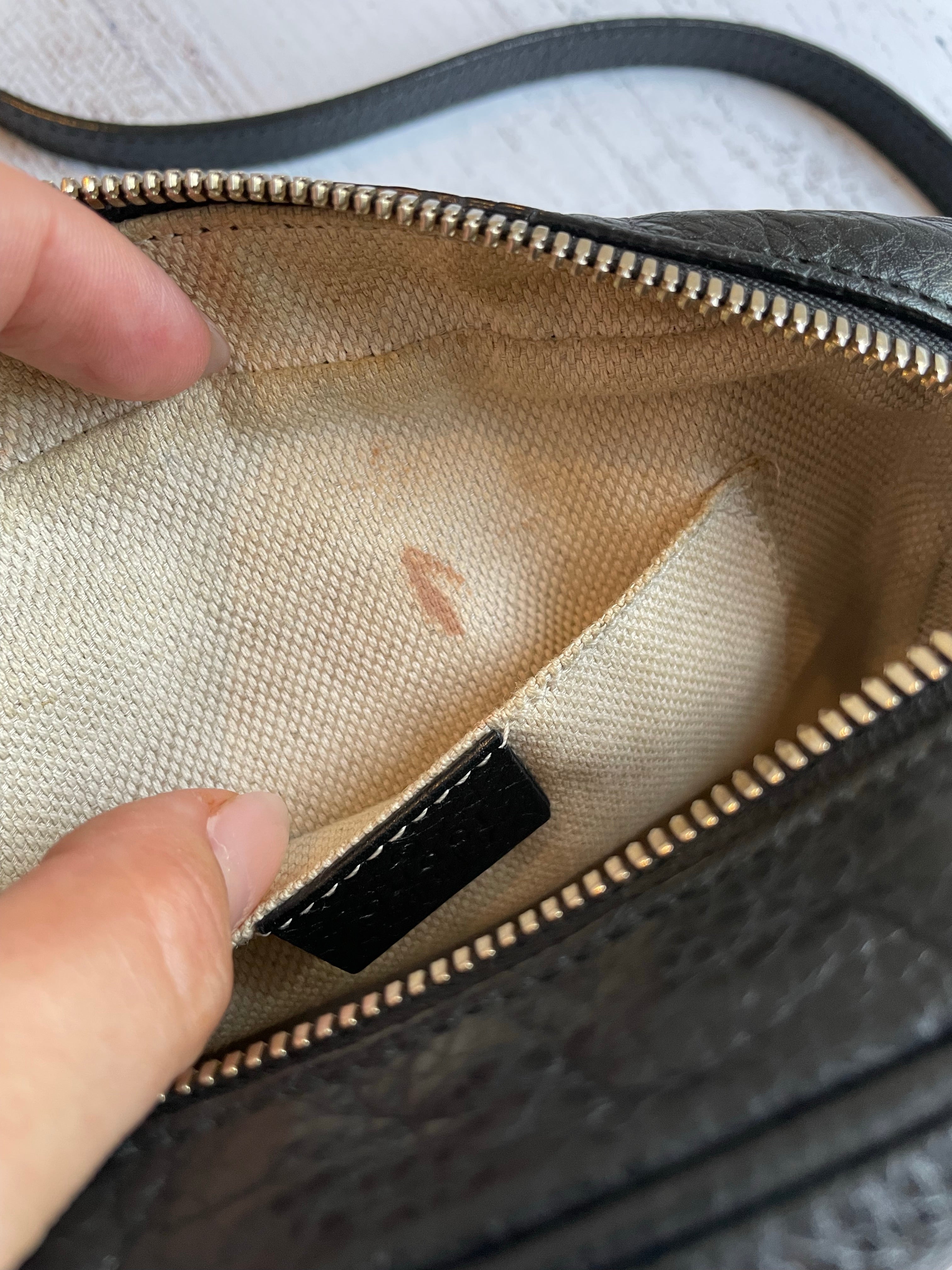 Inside gucci hot sale soho bag